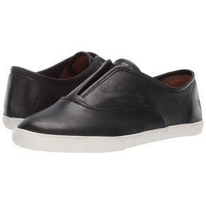 NIB Frye Mindy Slip On Black Leather Sneakers 9